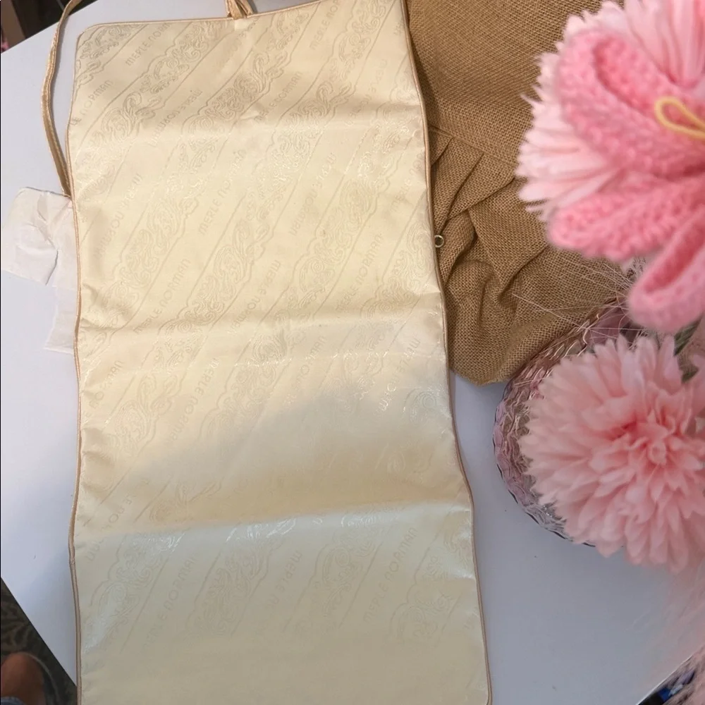 Vintage Merle Norman Makeup Bag TriFold Clutch Wallet Off White NWOT
